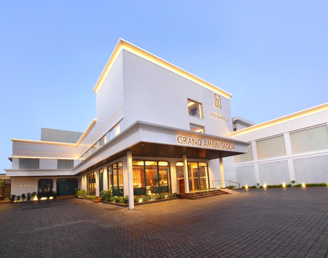 קוטאיאם The Grand Ambassador Hotel מראה חיצוני תמונה