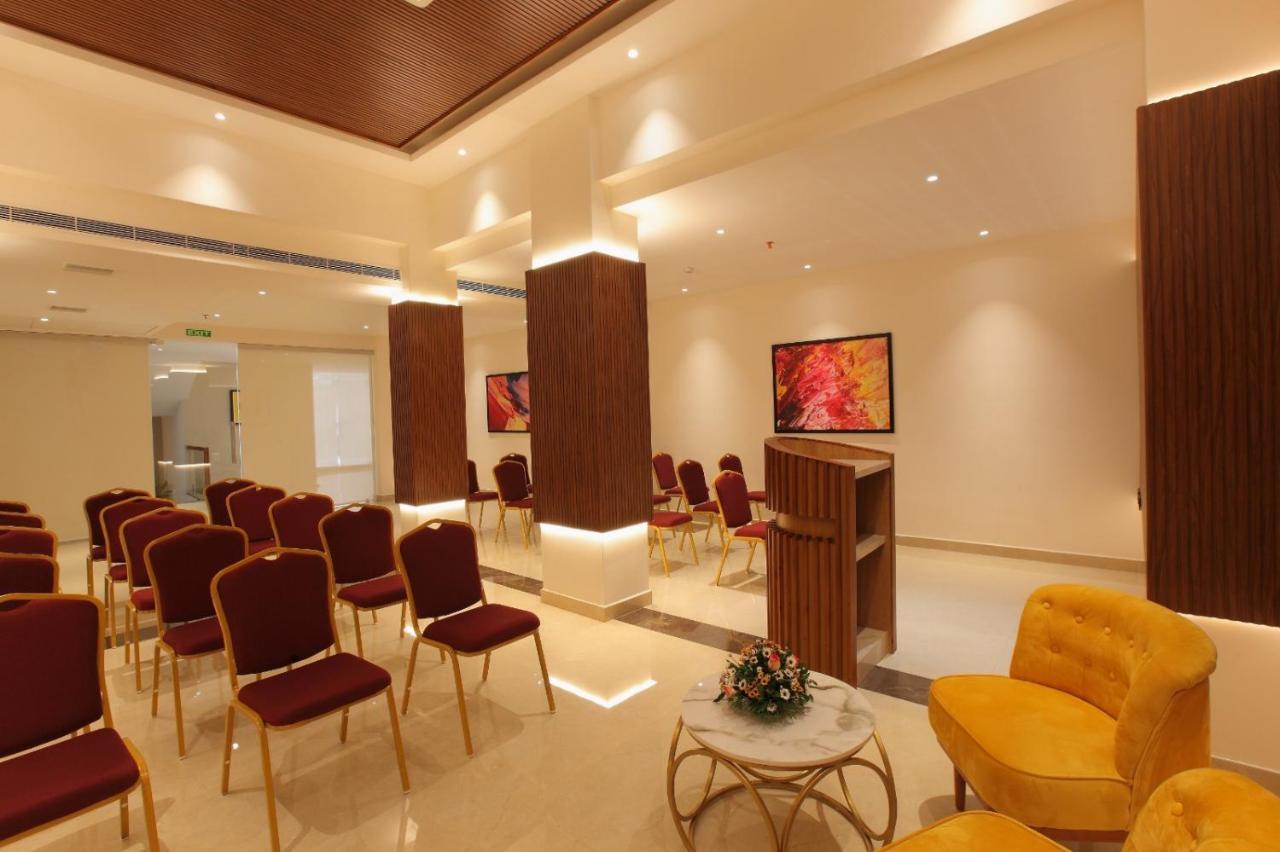 קוטאיאם The Grand Ambassador Hotel מראה חיצוני תמונה
