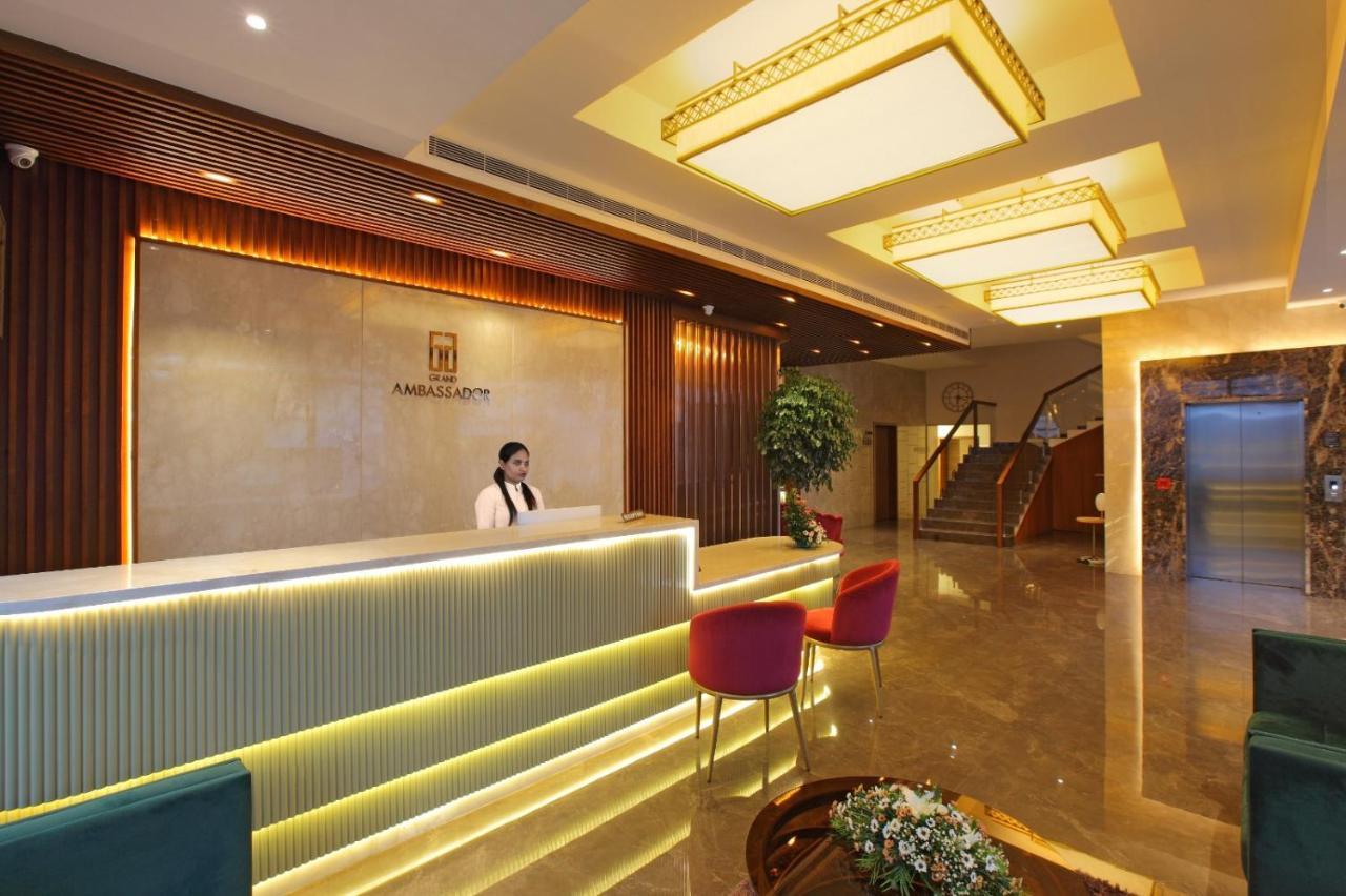 קוטאיאם The Grand Ambassador Hotel מראה חיצוני תמונה