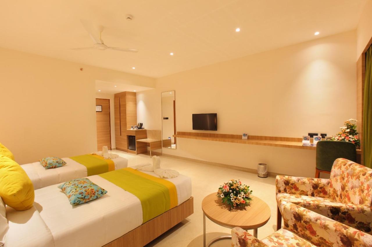 קוטאיאם The Grand Ambassador Hotel מראה חיצוני תמונה